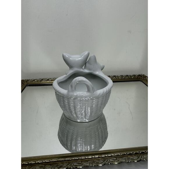 Adorable Vintage Ceramic Planter - Two Kittens in a Basket - White Cats / Kitten - Picture 8 of 10